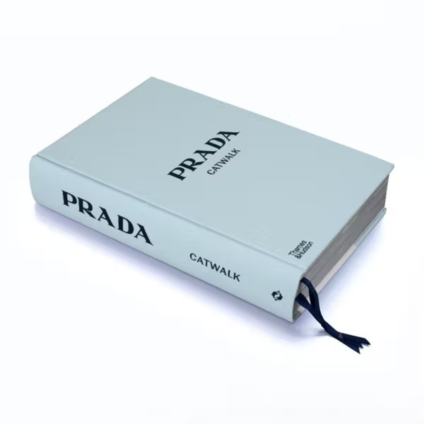 Livro Decorativo Prada Catwalk - 28 cm